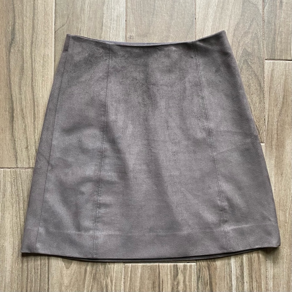 Aritzia babaton hopper faux suede taupe a line mini skirt size 4